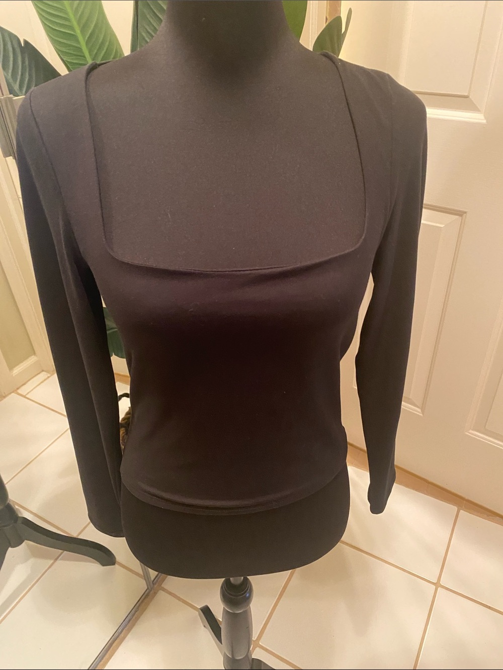 Black Long-Sleeve Square Neck Women's Top
